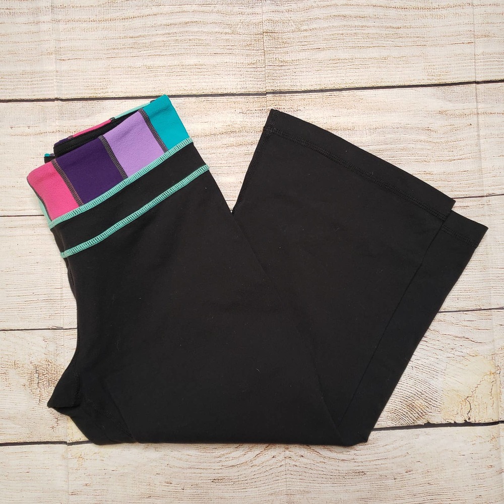 LULULEMON flared color block waist cropped leggings 6